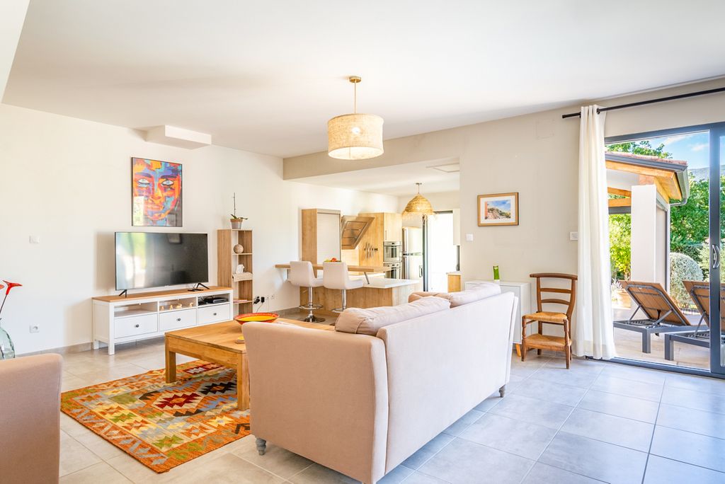 Villa Chagall Provence Olivers Travels 3