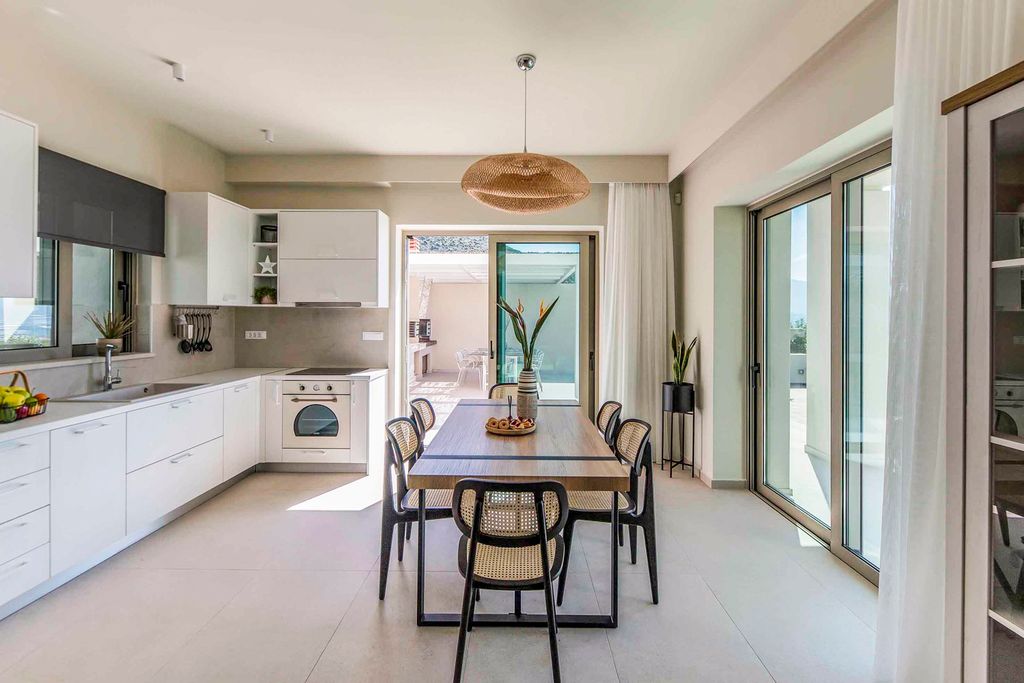 Villa Scepter Crete Olivers Travels4