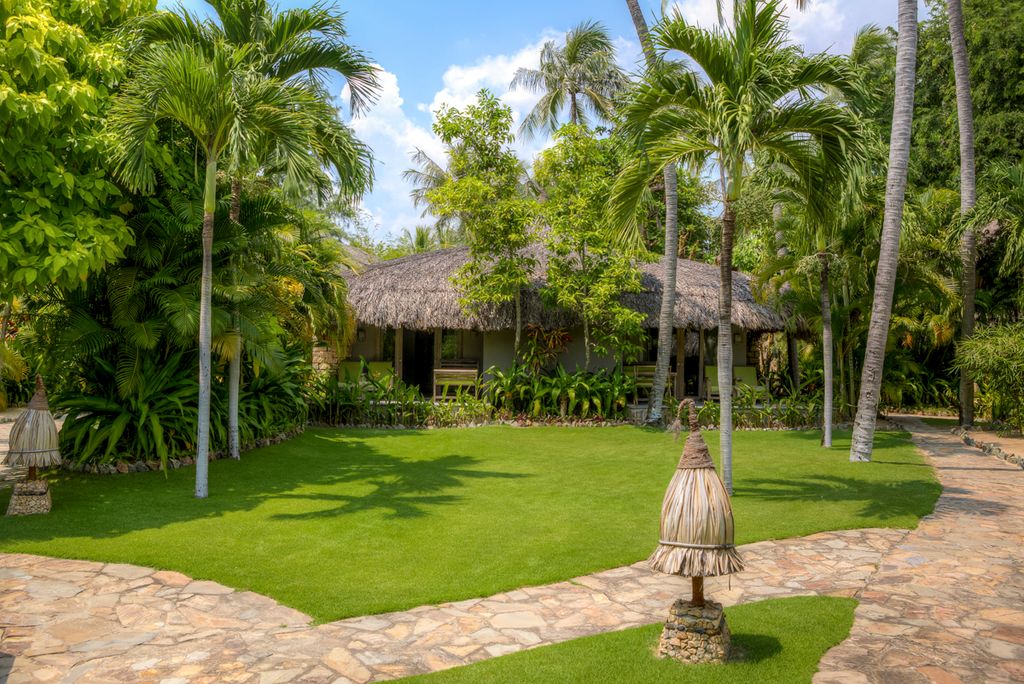 Deluxe Garden View Bungalow Sailing Club Mui Ne Olivers Travels 1