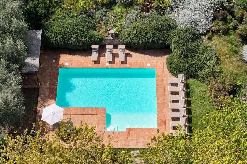 Cerqua Bella Mache Olivers Travels 02