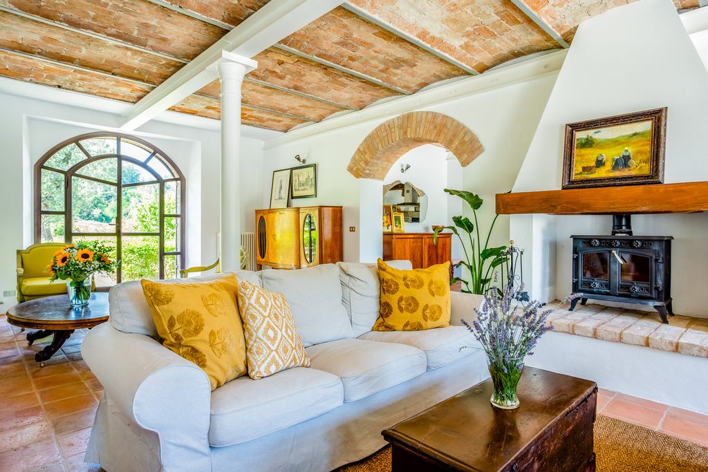 Cerqua Bella Mache Olivers Travels 03