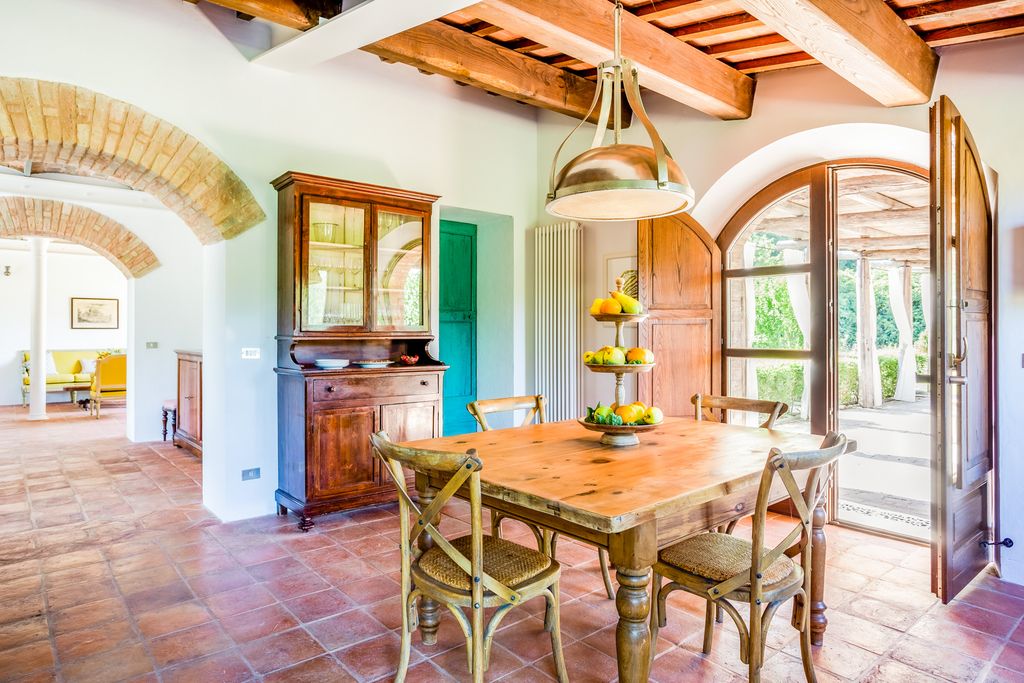 Cerqua Bella Mache Olivers Travels 04