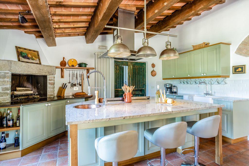 Cerqua Bella Mache Olivers Travels 05