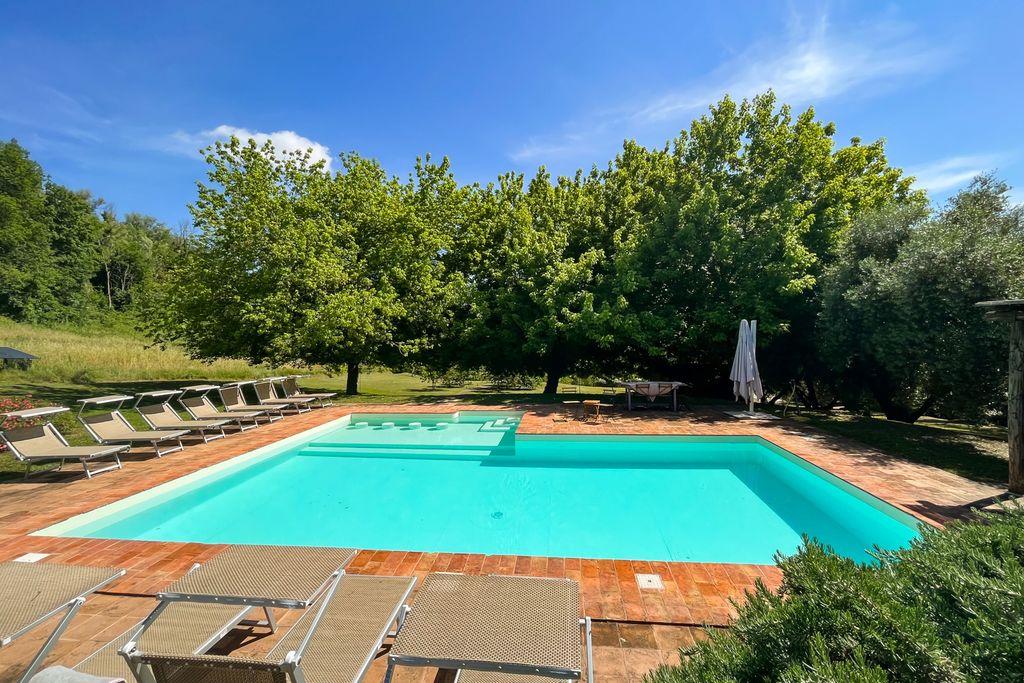 Cerqua Bella Mache Olivers Travels 010