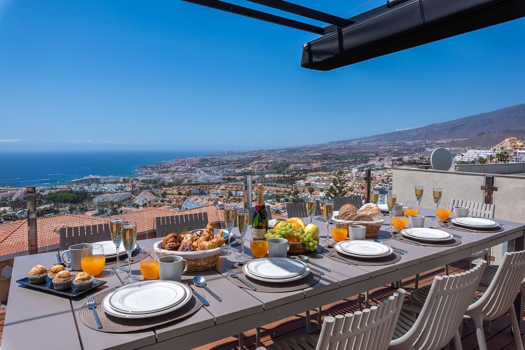 Tenerife Piedra Tenerife Olivers Travels 02