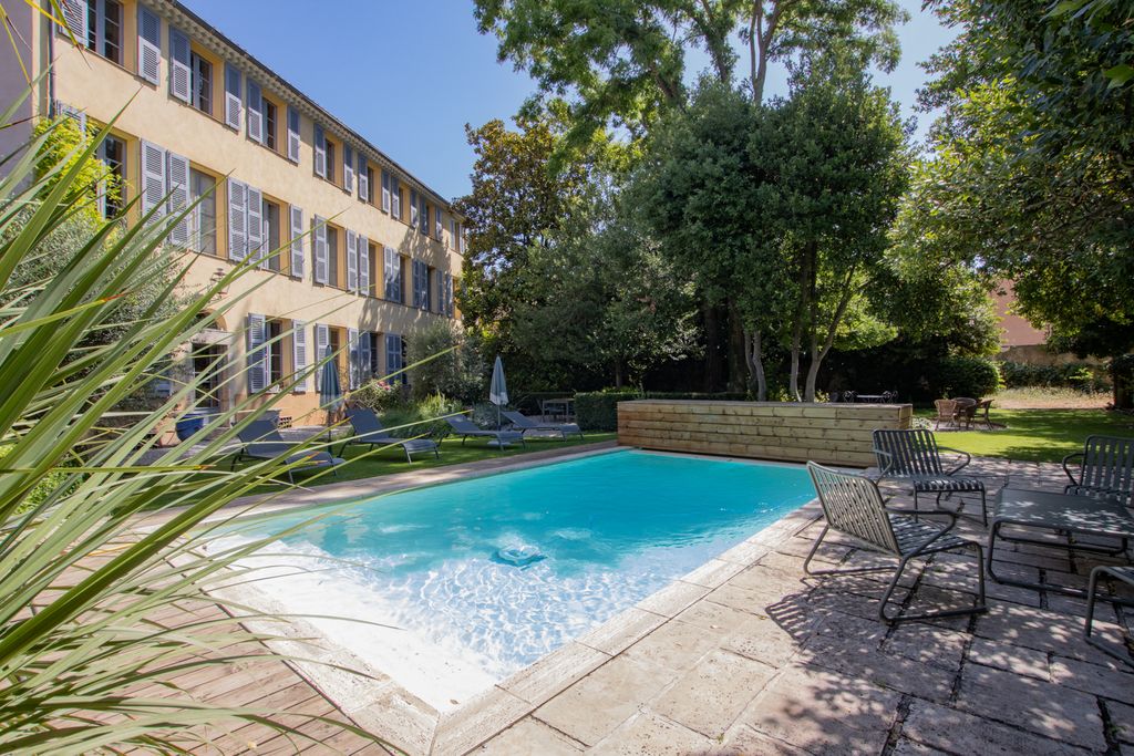 Villa Lorette Provence Alpes France OliversTravels 1