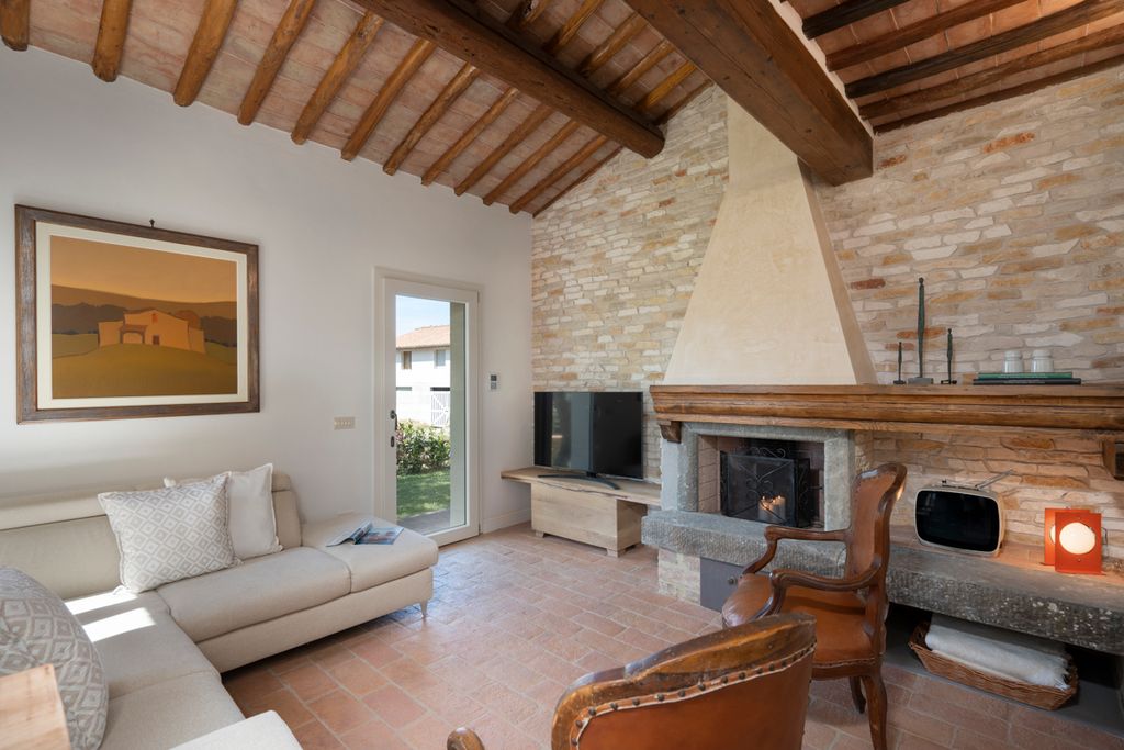 Leccio Del Corno Tuscany Olivers Travels3