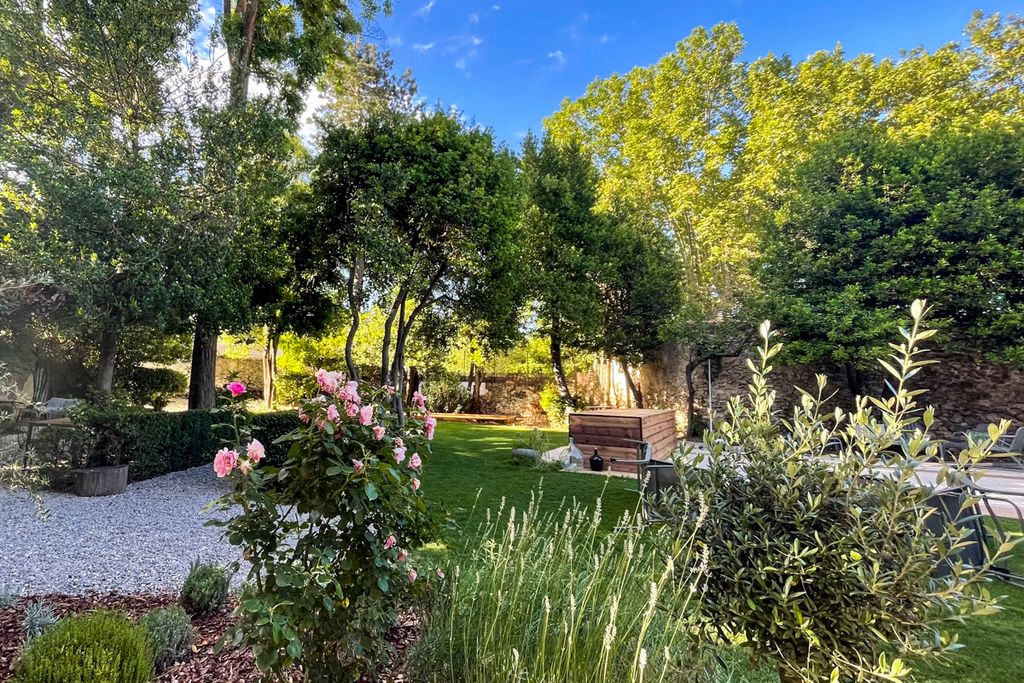 Loretta Cottage Provence Olivers Travels2