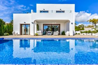 Villa Chic Calpe Costa Blanca Olivers Travels 01