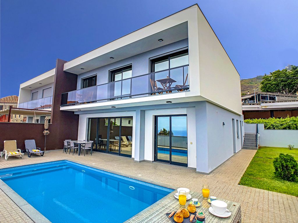 Moradia Eugove Calheta Olivers Travels 1