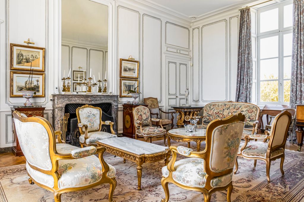 Chateau Du Patrimoine Loire Olivers Travels3
