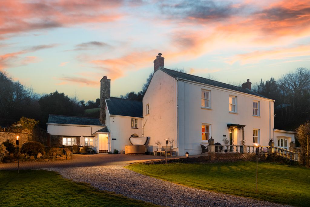 Combe Martin House Devon UK Olivers Travels 1