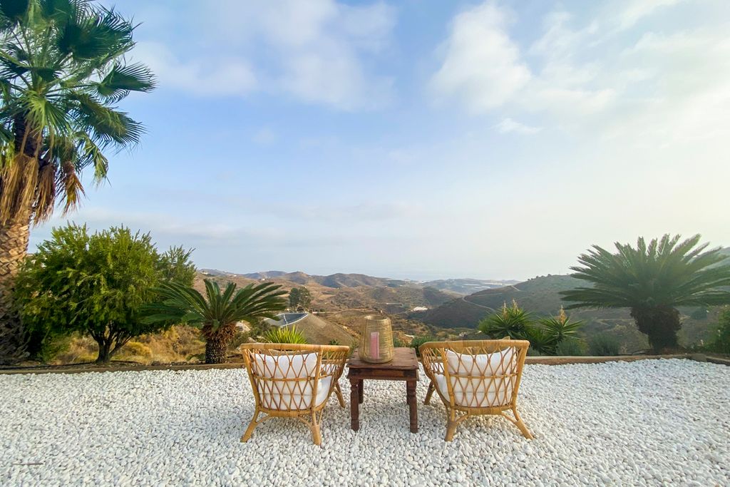 Villa Sayalonga Andalucia Olivers Travels 5