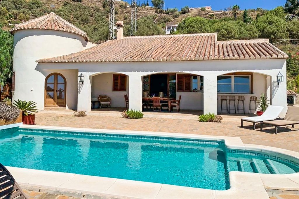Villa Sayalonga Andalucia Olivers Travels 2