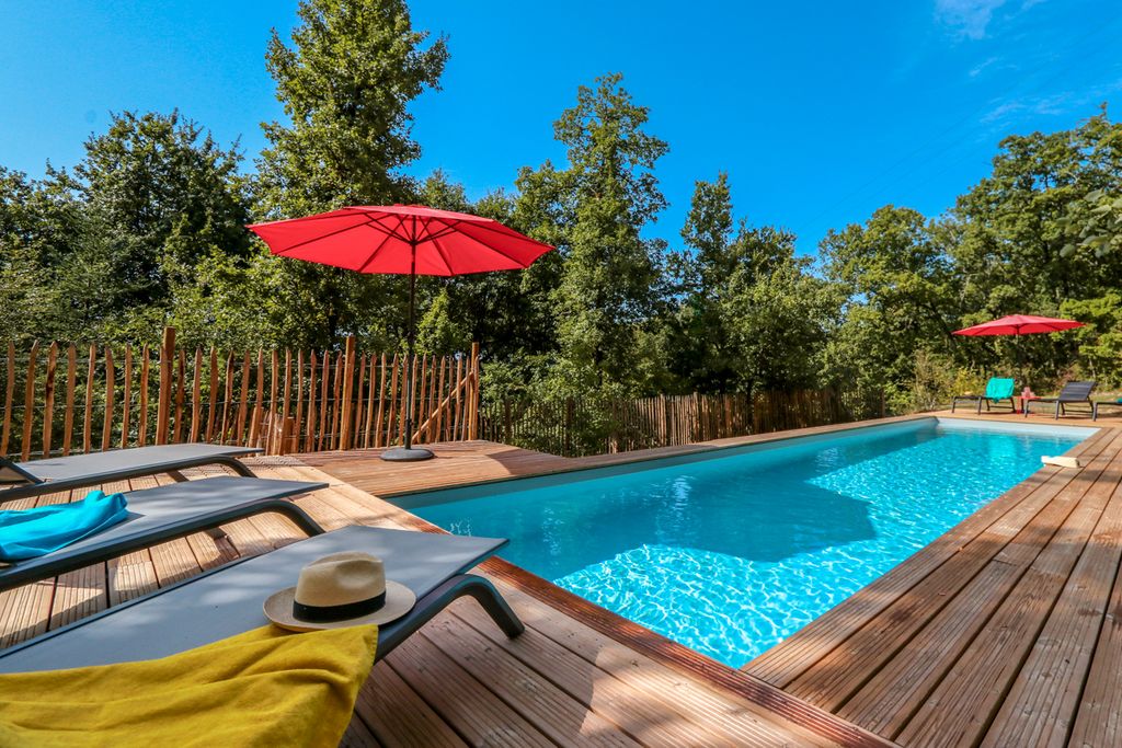 Black and White House Dordogne Olivers Travels 2