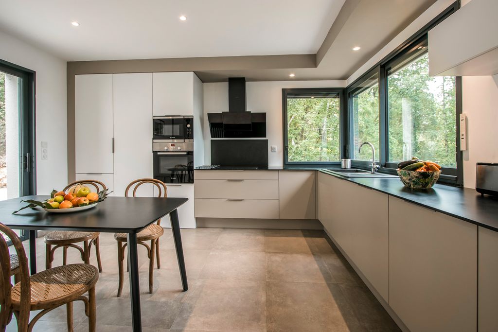 Black and White House Dordogne Olivers Travels 5