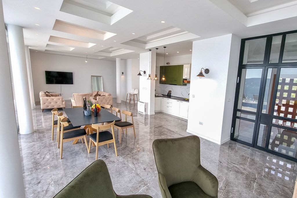 Villa Enver BayOfKotor Olivers Travels 4