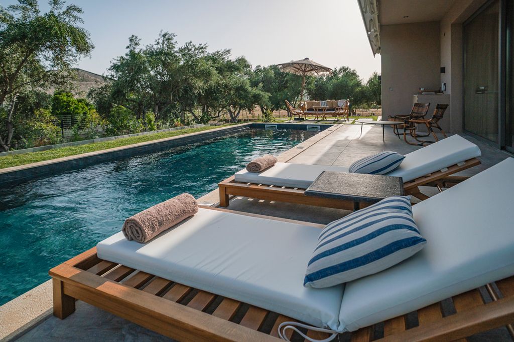 Villa Bouka 1 Mainland Olivers Travels 2