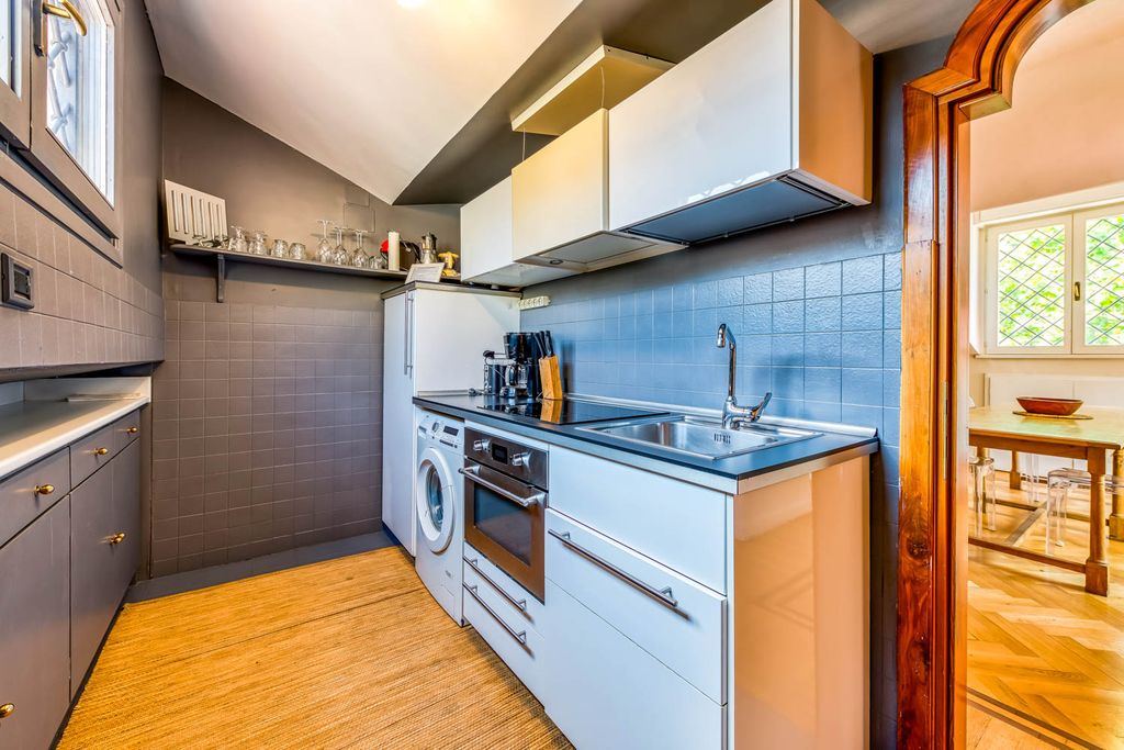Apartment Rosa Italy Rome OliversTravels 4