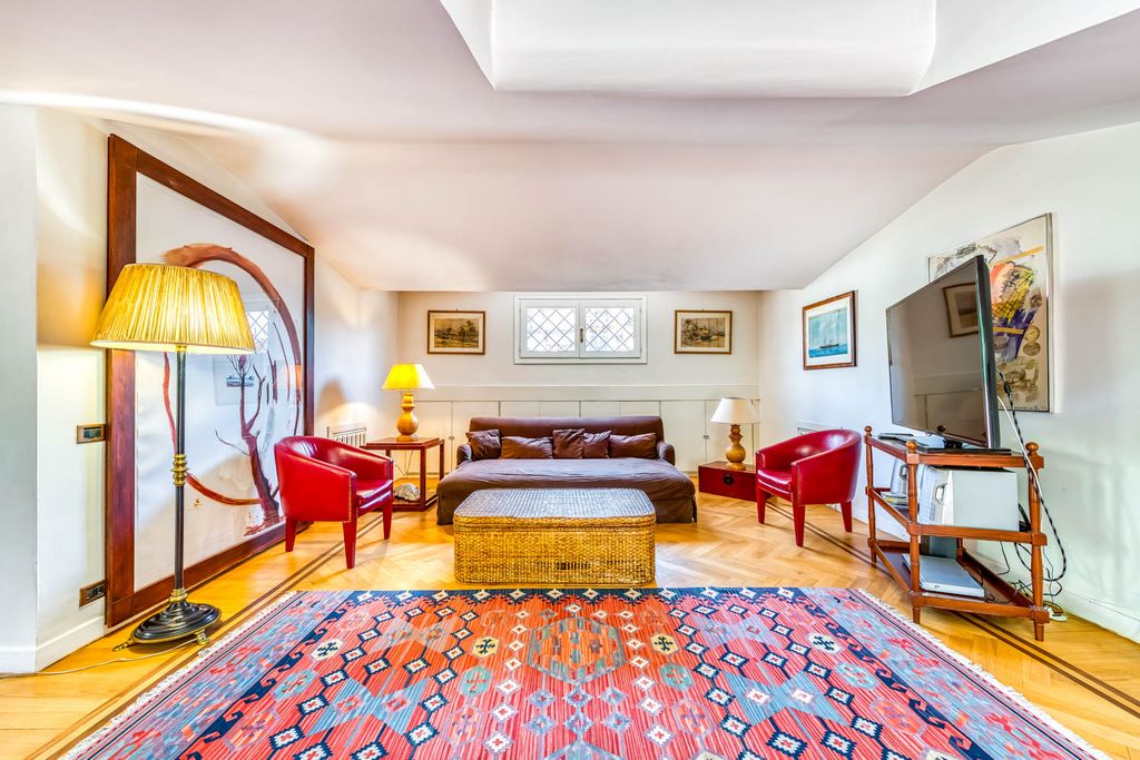 Apartment Rosa Italy Rome OliversTravels 3