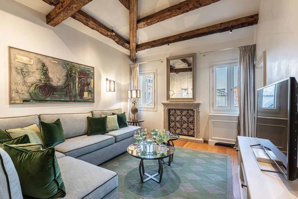 Angelina Venice Apartments Olivers Travels 2