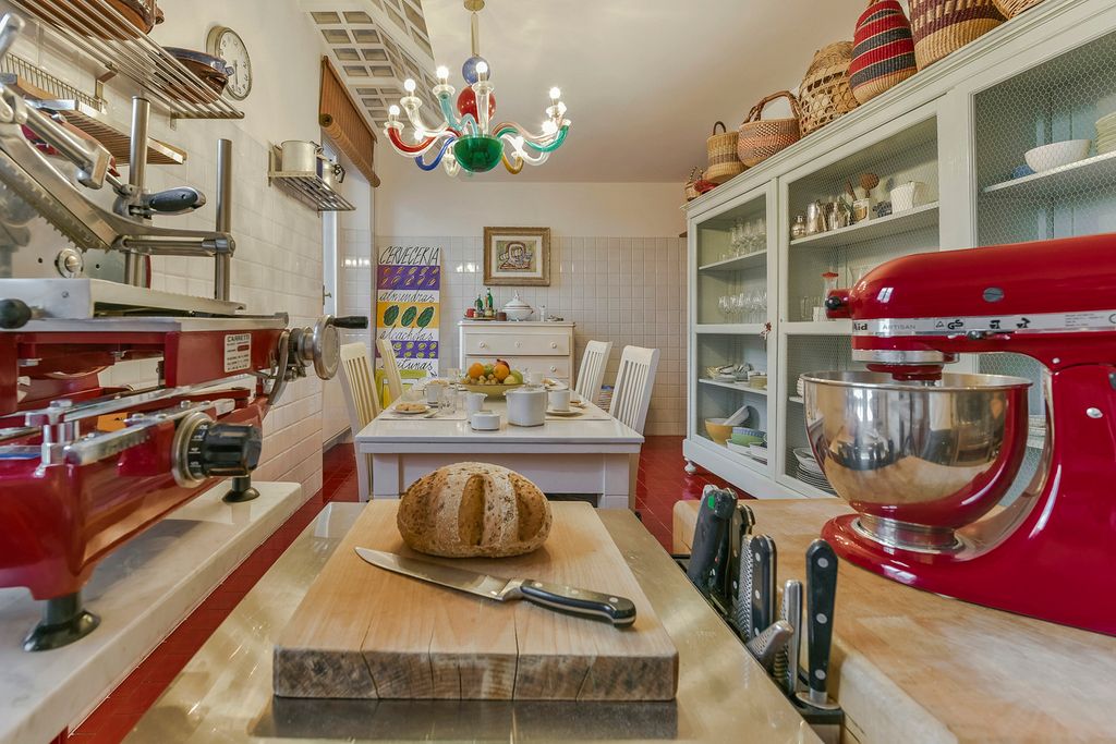 Giorgina Florence Olivers Travels 4