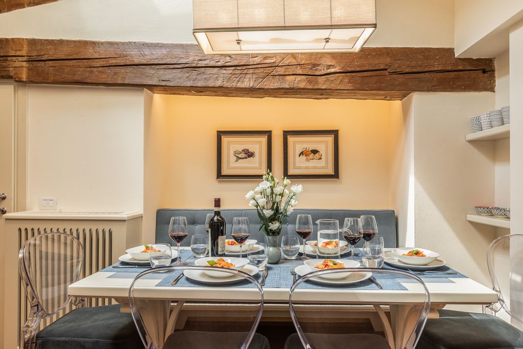 Valentina Nova Florence Olivers Travels 04