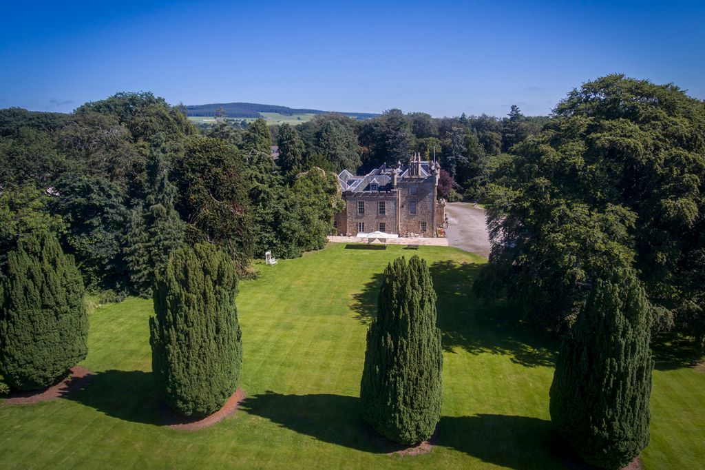 Averon Castle Scotland Olivers Travels 2