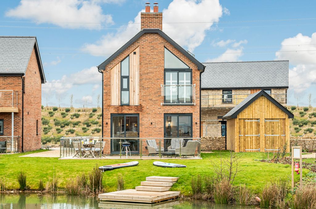 Live and Love Dorset Olivers Travels 1