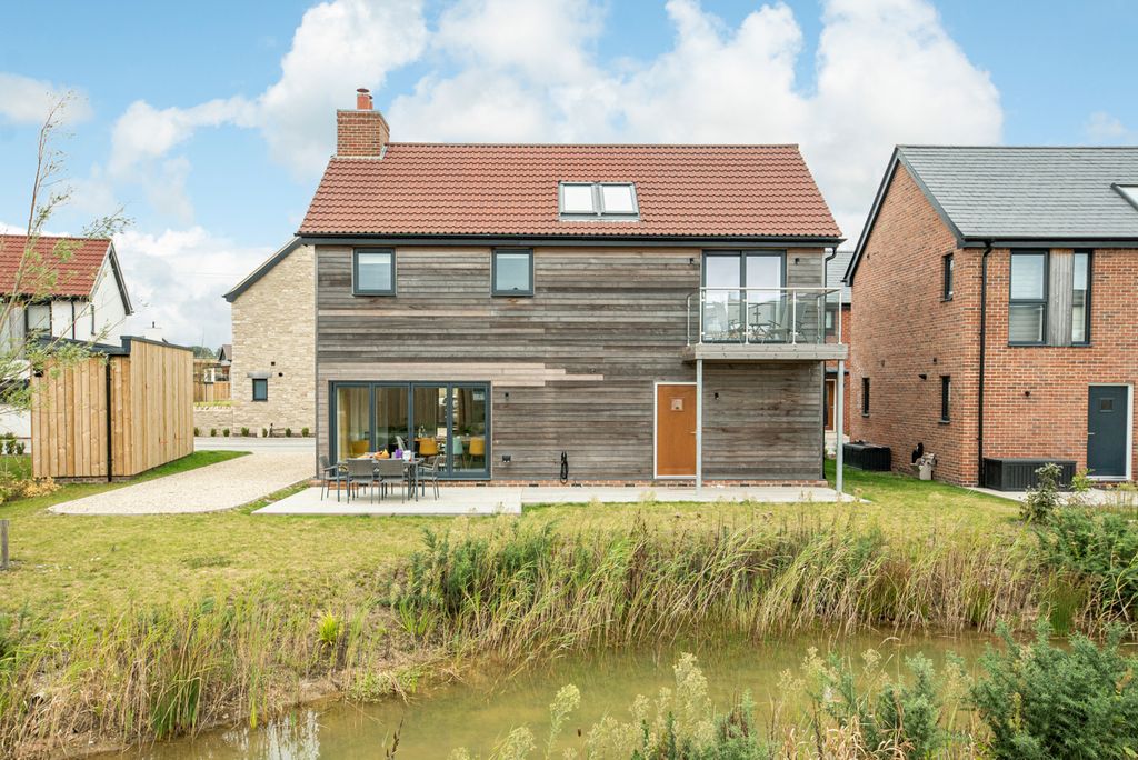 Good Times Vibes Dorset Olivers Travels 1