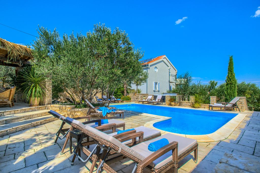 Villa Karlo Dalmatia Olivers Travels 11