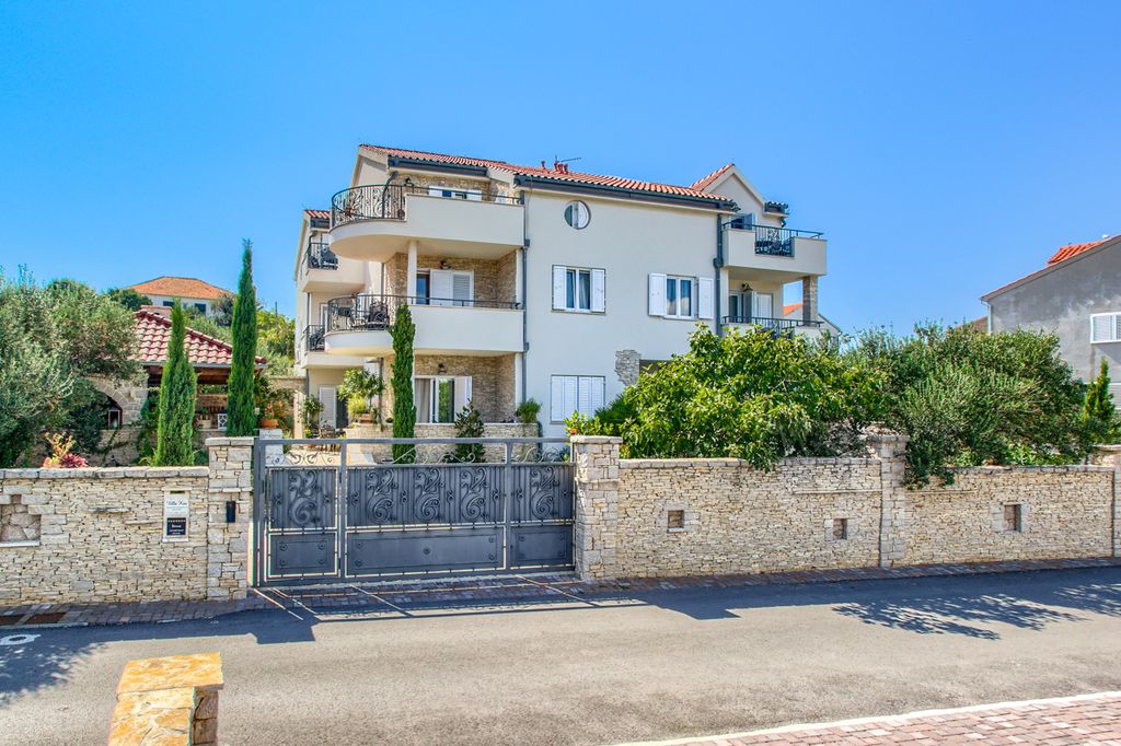 Villa Karlo Dalmatia Olivers Travels 2