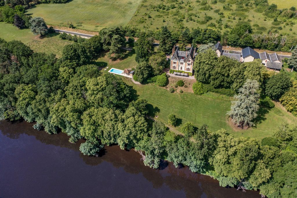 Chateau les Bains Loire Valley Olivers Travels 17