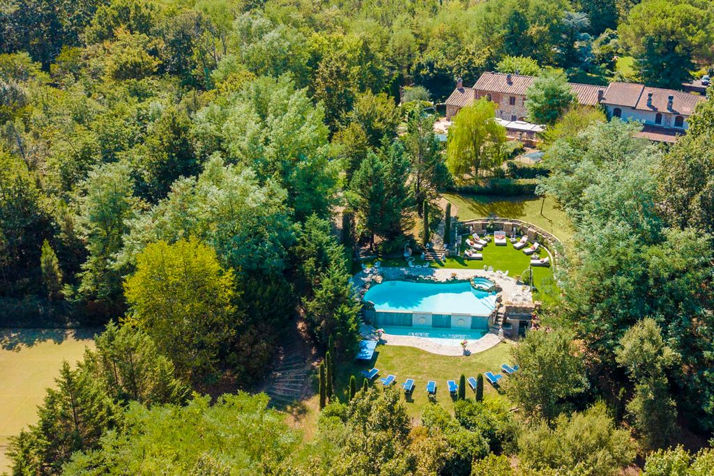 Fonte Di Pierdo Tuscany Olivers Travels1