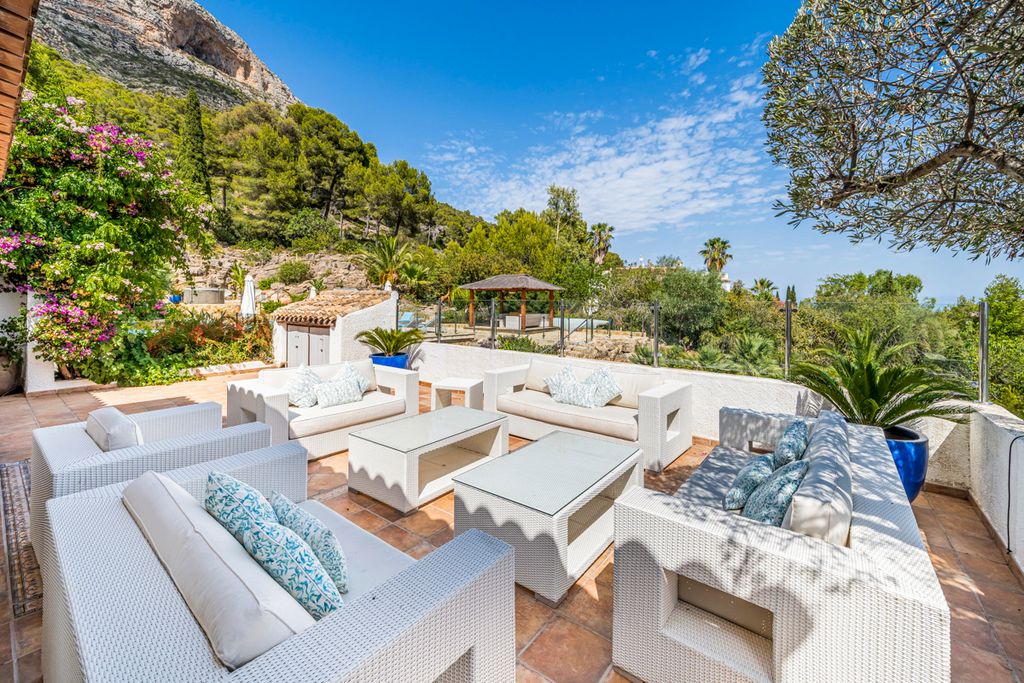 Villa Caroix Costa Blanca Olivers Travel 6