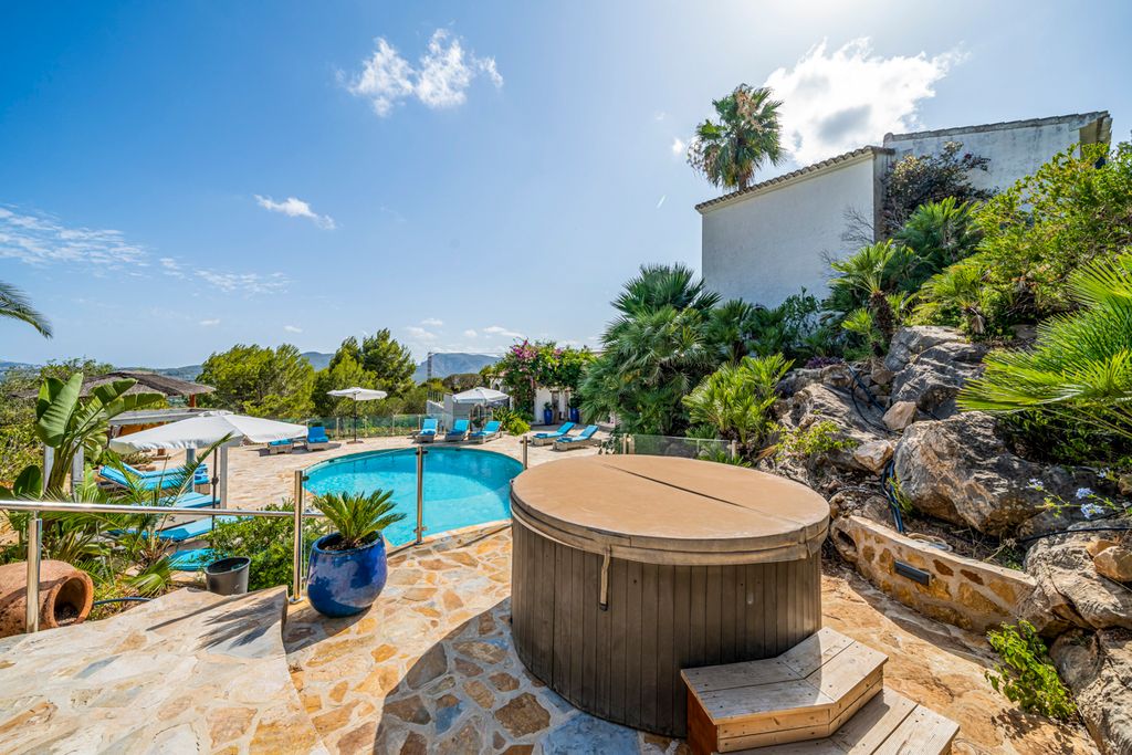 Villa Caroix Costa Blanca Olivers Travel 8