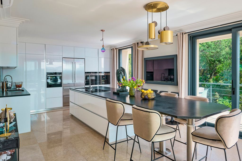 Villa Vuitton French Riviera Olivers Travels 4