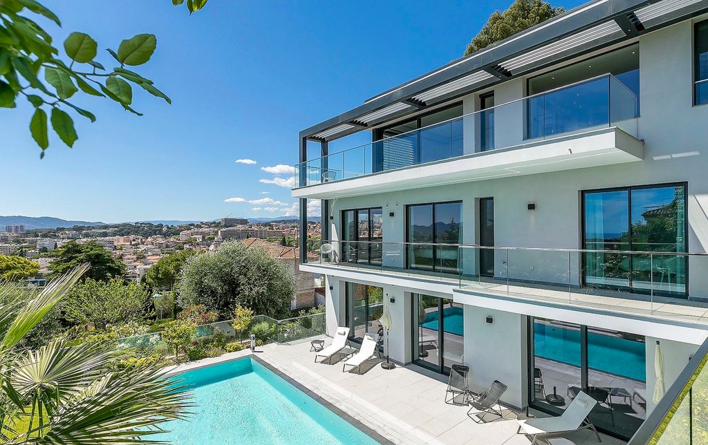 Villa Courreges French Riviera Olivers Travels 1