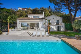 Villa Huelle CoteDAzur Olivers Travels 1