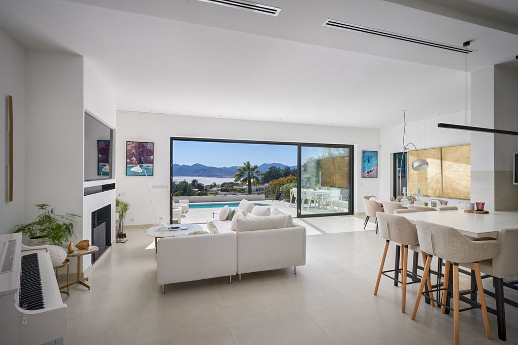 Villa Huelle CoteDAzur Olivers Travels 3