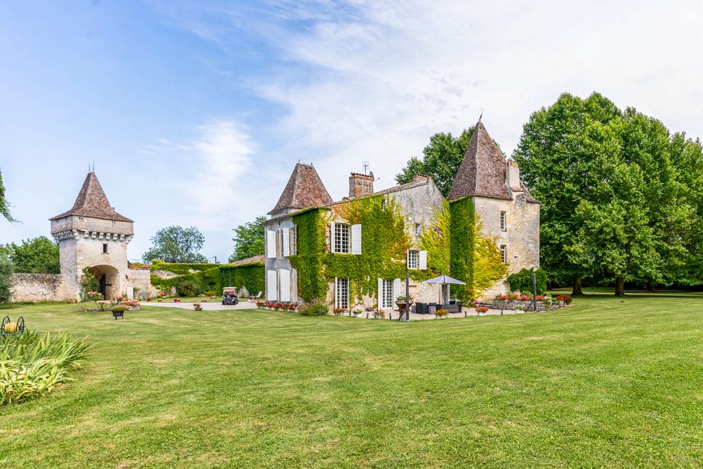 Chateau des Seigneurs Dordogne Olivers Travel 1