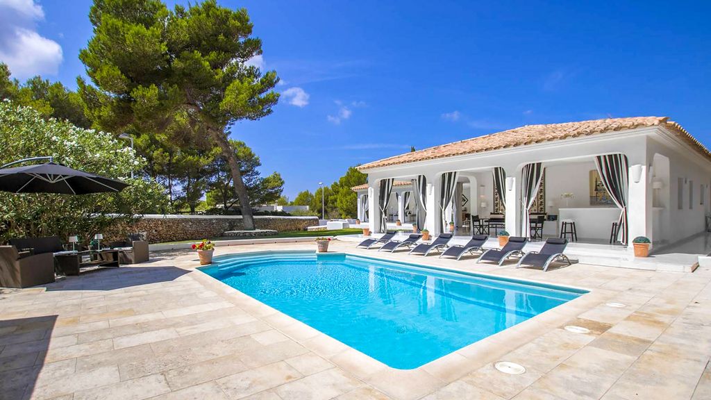Villa Cioni Menorca Olivers Travels 1