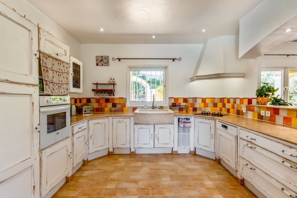 Villa Heart Provence Olivers Travelss 4