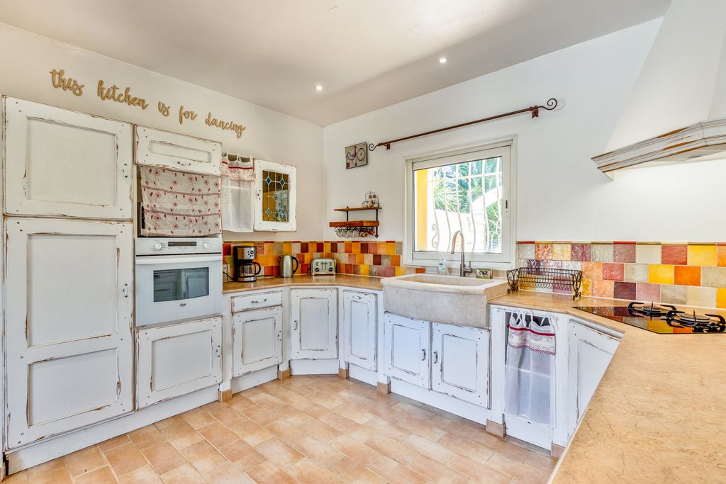 Villa Heart Provence Olivers Travelss 5