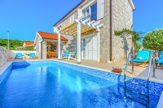 Villa Lezel Dalmatia Coast Olivers Travels 01