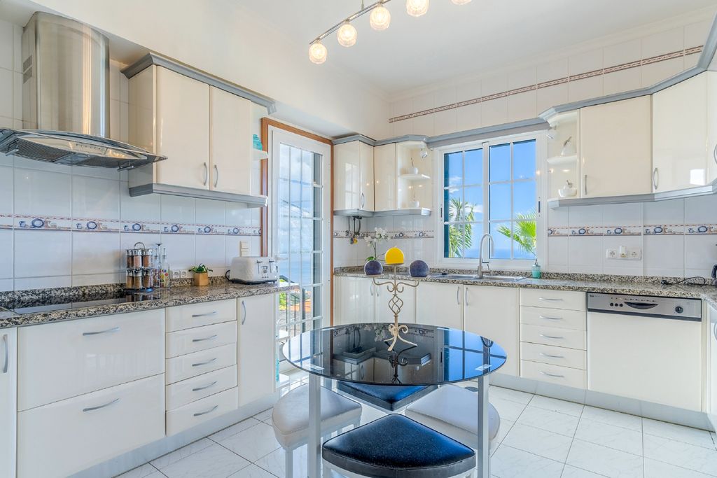 Casa Roca Negra Madeira Olivers Travels 5