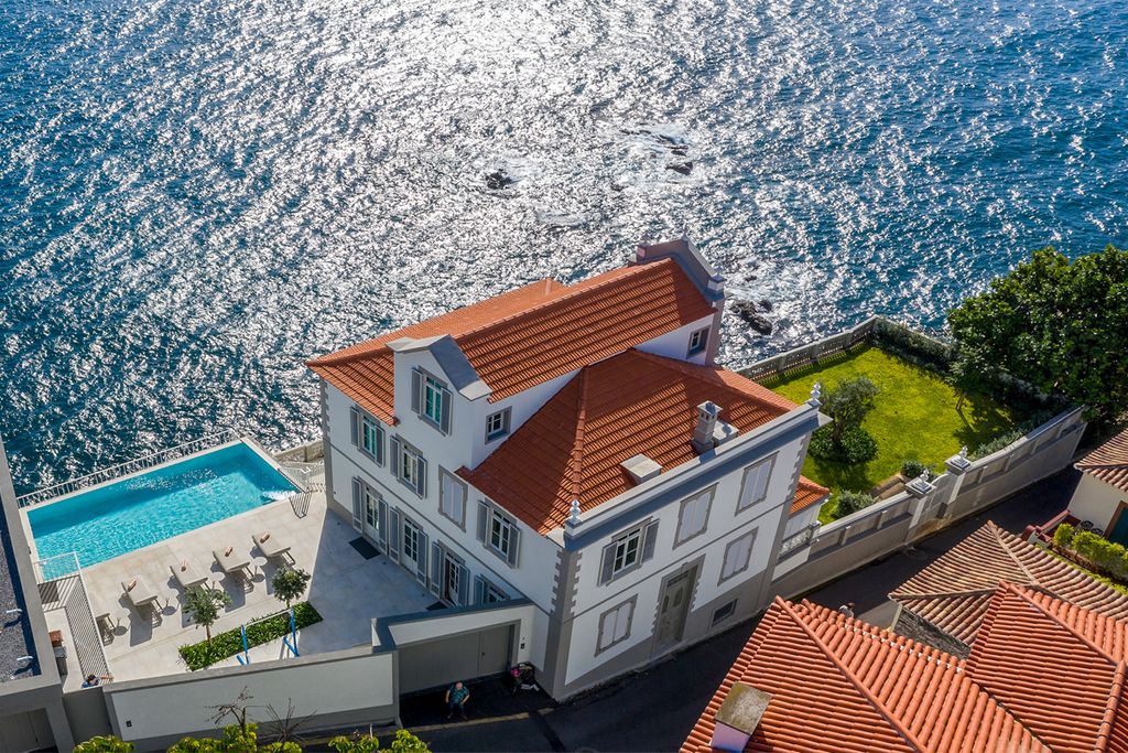 Casa Deluxe Funchal Madeira Olivers Travels 1