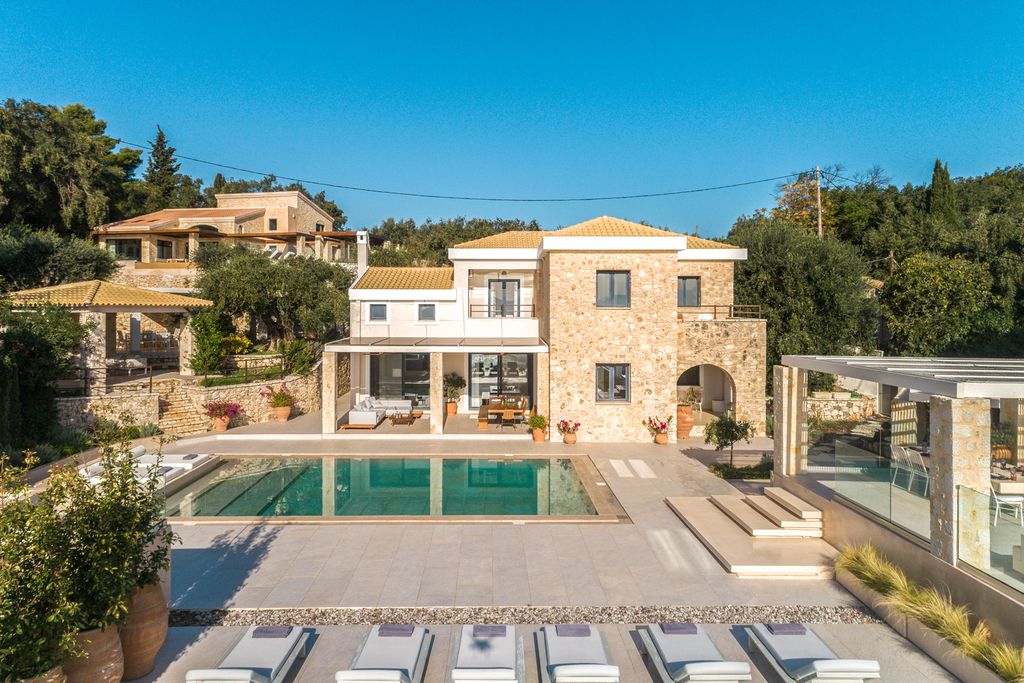 Villa Chic Vew Corfu Olivers Travels 01