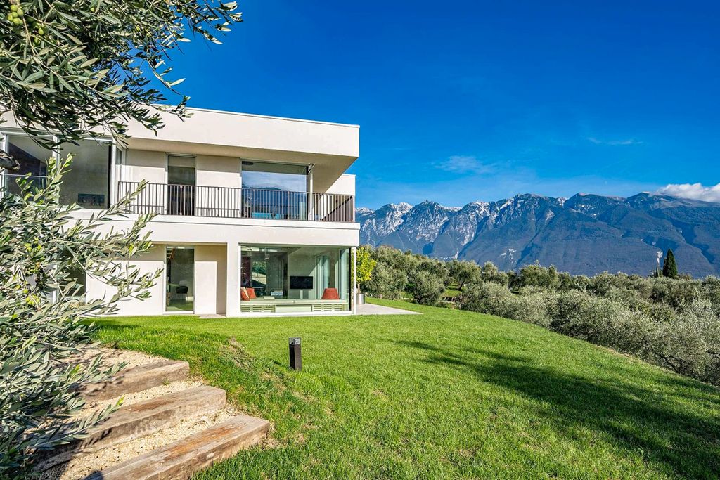 Villa Callisto Italian Lakes Olivers Travels 1