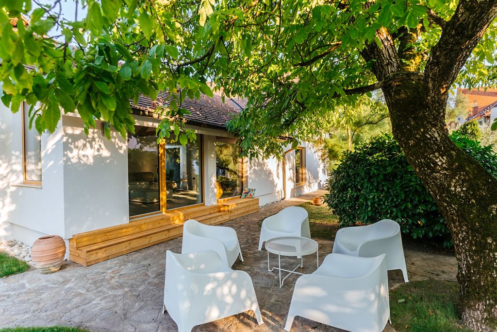 Lidija House Slovenia Olivers Travels 2